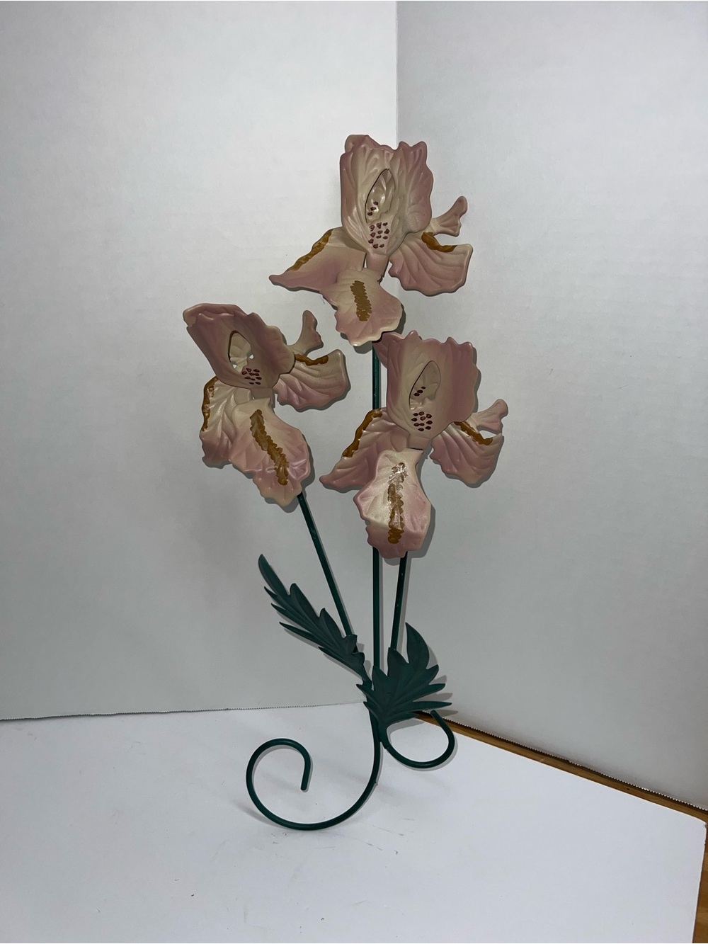 Vintage Home Interiors 3D metal iris wall plaque decor Homco flower